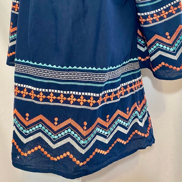 Bobeau Embroidered Top - Picture 2 of 7